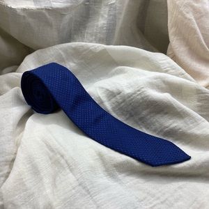 G2000 blue silk tie